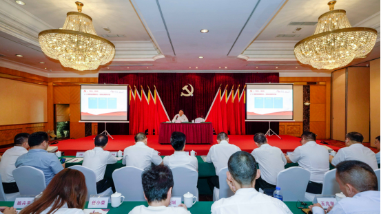 尊龙集团任丁书记带头讲授“不忘初心、牢记使命”主题教育专题党课